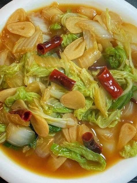 清新爽口，姜丝炒大白菜，健康轻食，美味不打折！