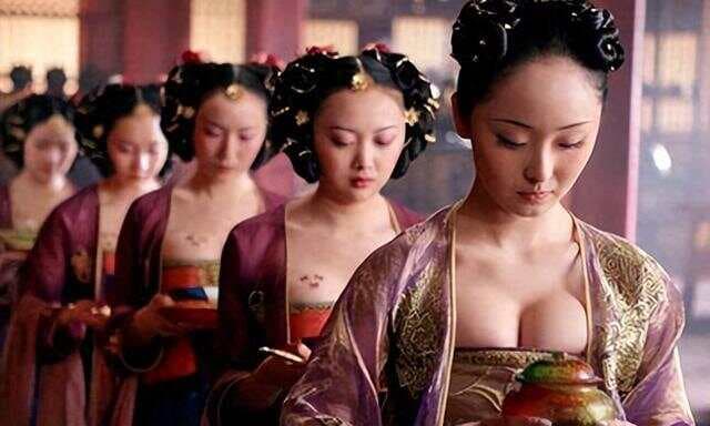 揭秘"三千佳丽"：古代后宫制度背后的权力与人性