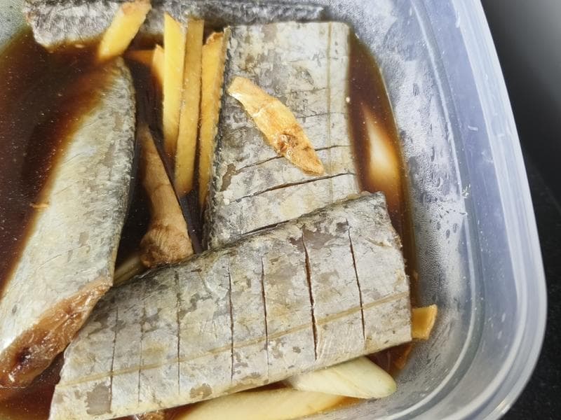 从腌制到复炸：干炸带鱼制作详解