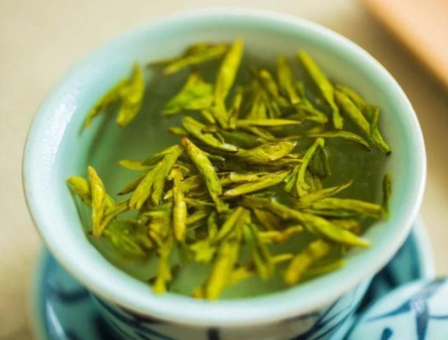 中国十大绿茶品种全解析：从西湖龙井到都匀毛尖
