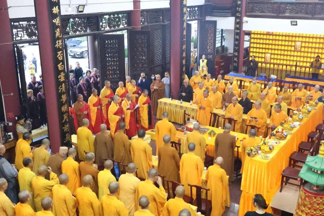 水陆法会：佛教超度仪式的起源、意义与牌位知识
