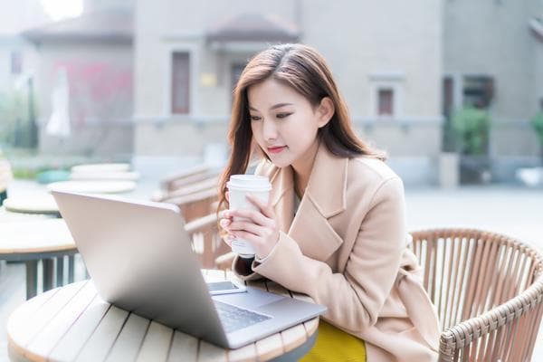 女职工哺乳期多久？解读相关法律法规与实务操作