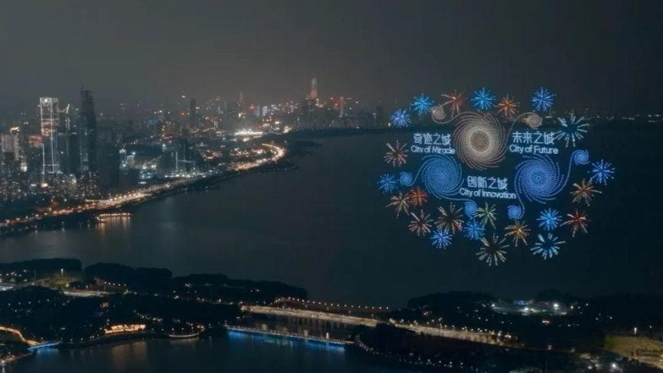 一台电脑控制万架无人机，为何震撼了马斯克？