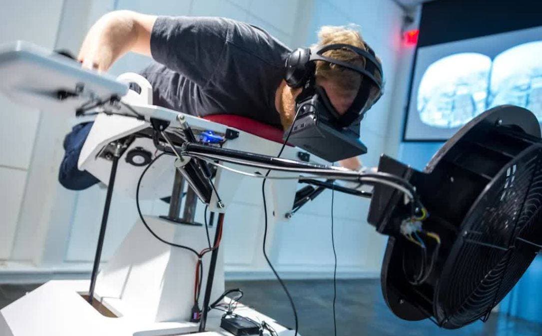 VR在航空培训中的应用：模拟飞行和应急操作