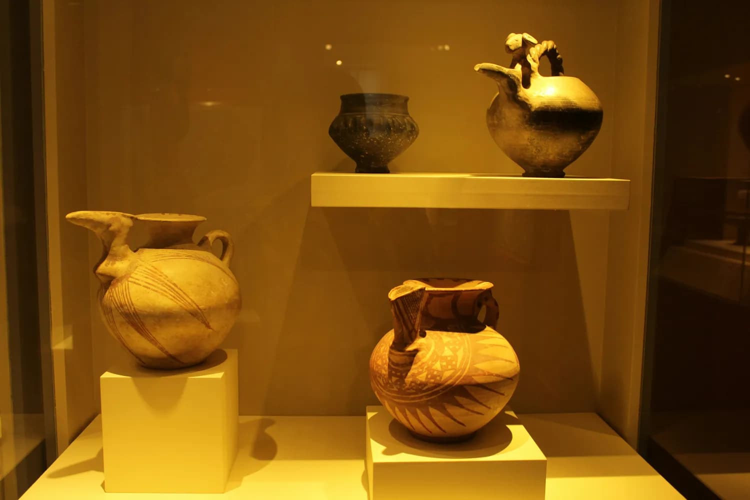 云南建水紫陶：六大工序凝匠心，千年技艺展新颜