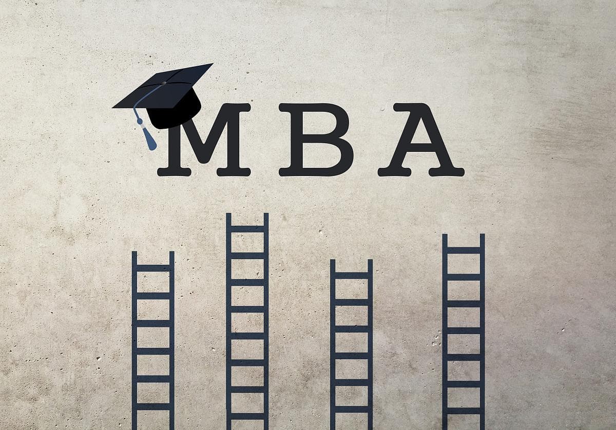 花几十万读的MBA，真能应对中年危机吗？