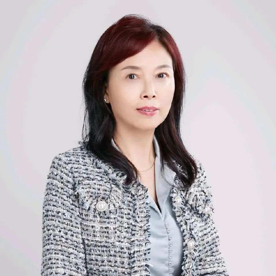 黄金射频微针：紧肤嫩肤、抗痘坑疤痕、提眉及改善眼袋的新型美容技术