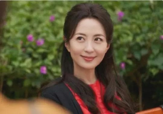 从"童年阴影"到"温暖母亲"：杨童舒的育儿之路