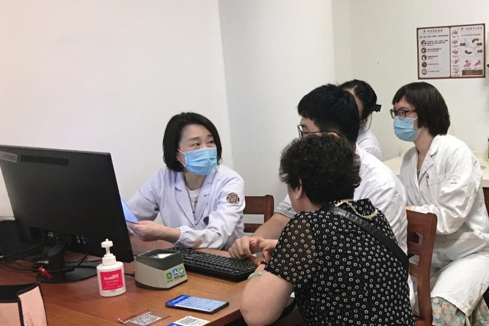 脾胃虚寒吃烤面包？胃结石能靠喝可乐消除？......这些冷门处方，真有用吗？