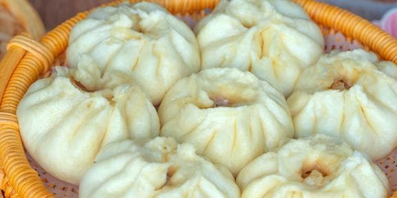 猪肉大葱包制作教程：从发面到出锅的详细步骤