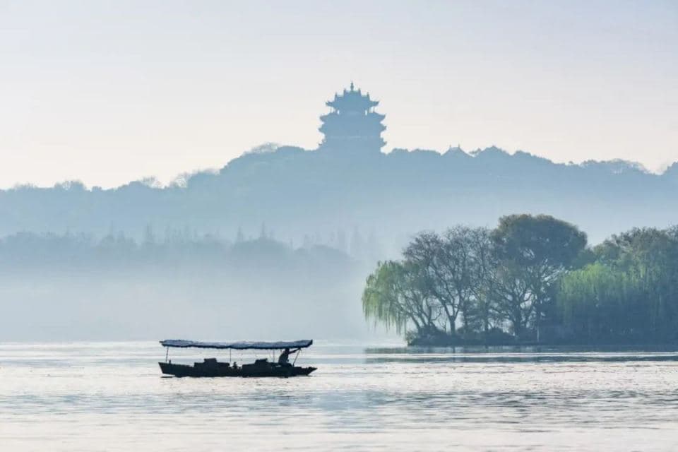 最美杭州四月天，清明假期来西湖，怎么玩怎么停车请看“踏青指南”