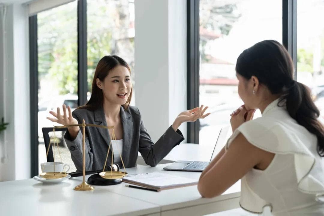 志愿者如何促进社会正义和人权的实现？