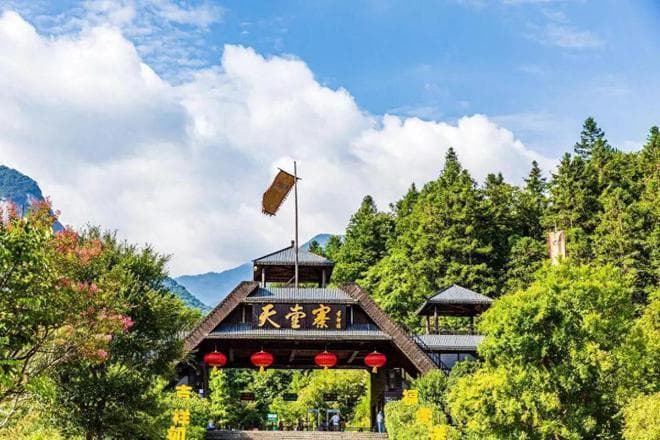 安徽六安五大景点全攻略：从天堂寨到万佛湖，领略大别山腹地的自然之美