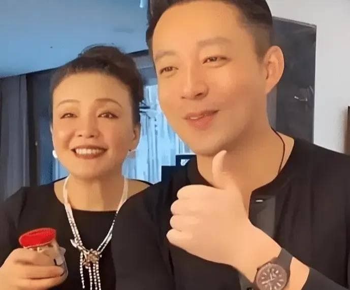 失去大S后，这家人的“流量生意”彻底凉凉，麻六记的酸辣粉也不好卖了
