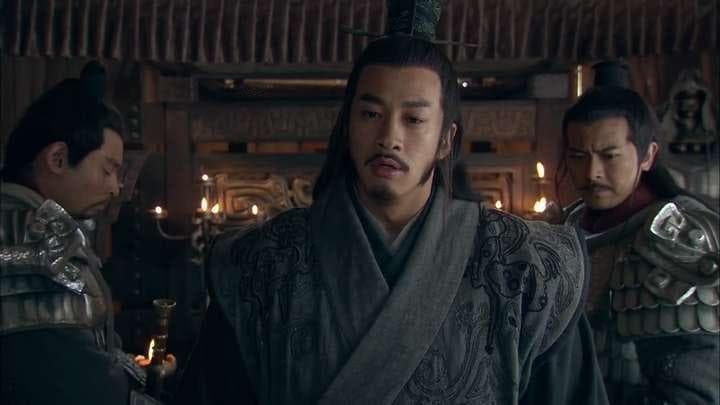 项羽可以坑杀20万秦军，为何又在鸿门宴上放过刘邦？项羽也有难处