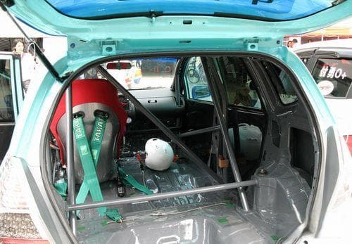 汽车防滚架：结构、材质与功能详解