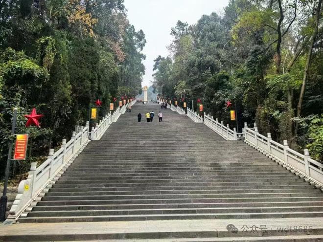 俗话“春分在头，三伏凉嗖嗖；春分在尾，三伏热飕飕”，今年春分在几时