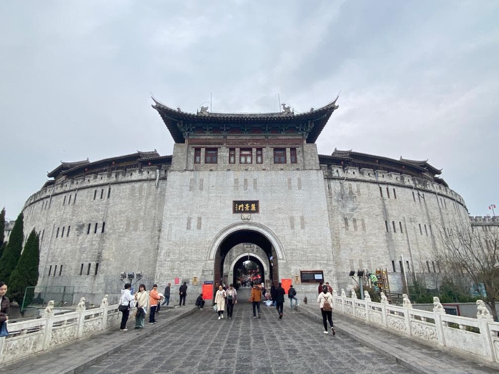 漫步洛阳西大街：千年古街的古今繁华