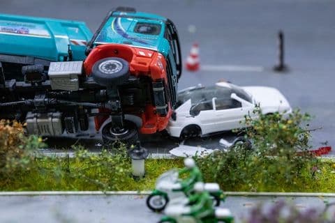 交通事故处理全攻略：现场拍照、保险理赔要点及注意事项