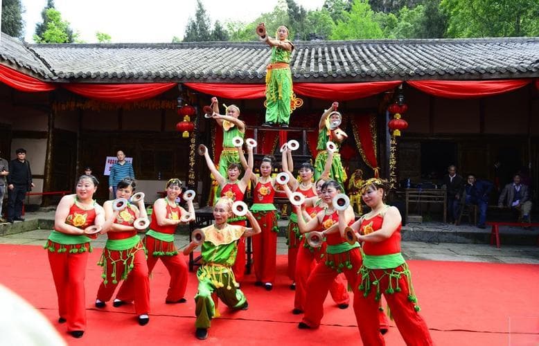 四川的民俗民风有哪些？揭秘四川民俗风情：你不可不知的巴蜀文化魅力!