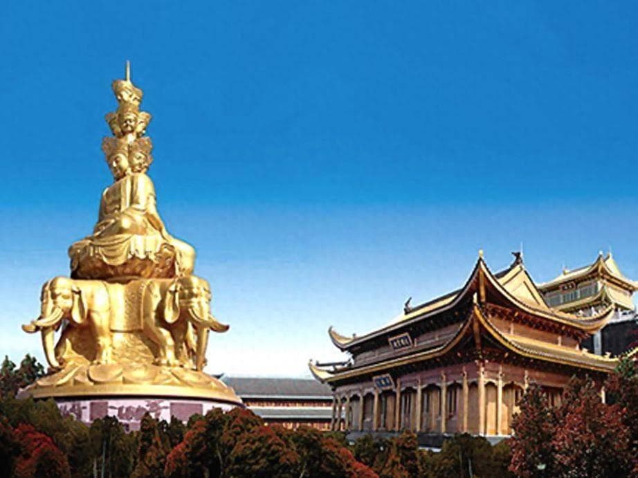 峨眉山和青城山，哪个更值得去？