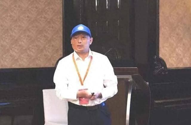 失去双手的他，10年助万余残疾人掌握谋生技能