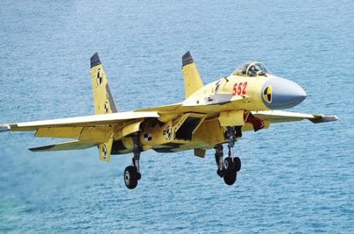 飞鲨临空护海疆——歼-15舰载机如何成为中国人的“争气机”