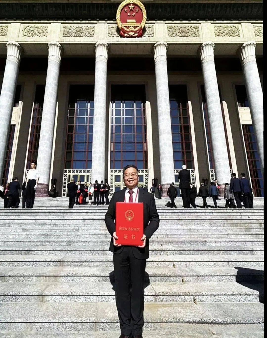 让氢燃料电池有了“中国芯”，他领衔项目荣获国家技术发明奖