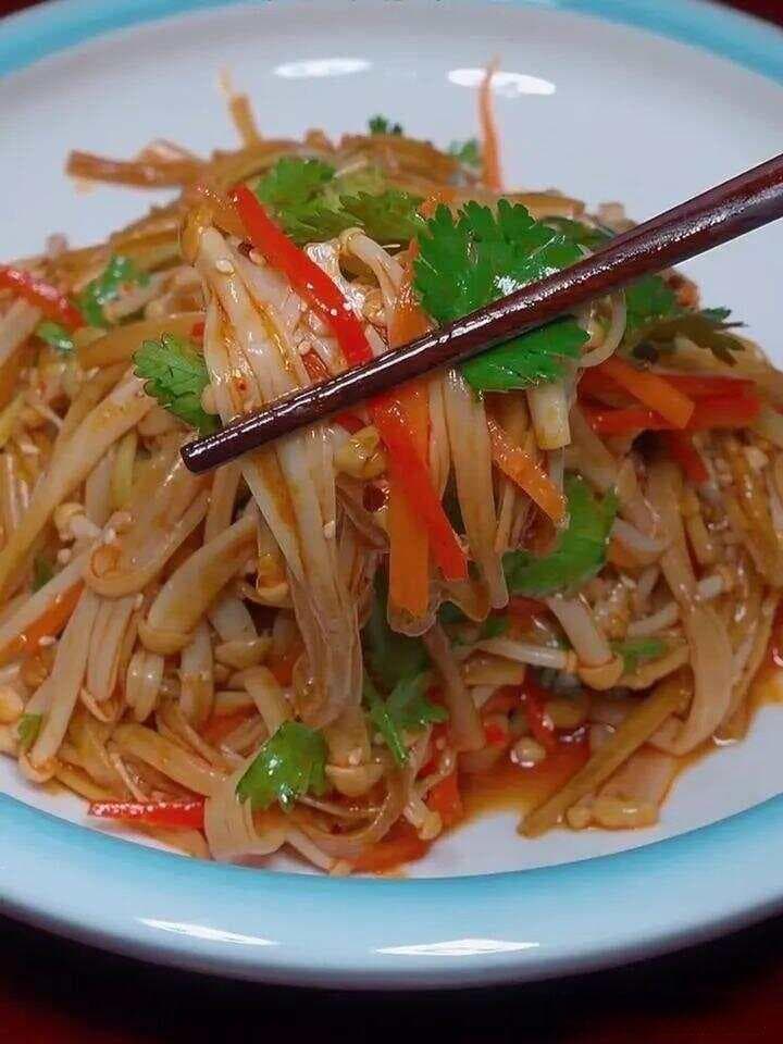 五道家常菜制作教程：从凉拌到热炒，简单易学
