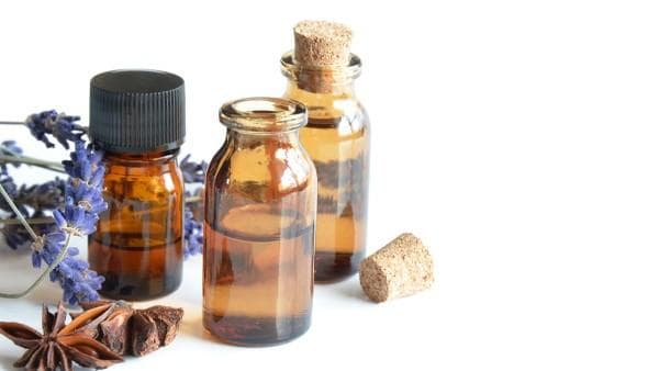 腹泻时能否空腹喝藿香正气水？专家解析中药服用时间