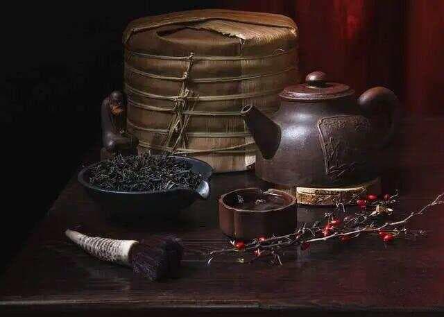 老年人适合喝什么茶？60岁以上老茶客，喝什么茶更养生？