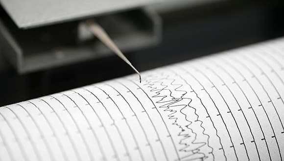 地震预警简史：150年前的敲钟设想，如今实现得怎样了？