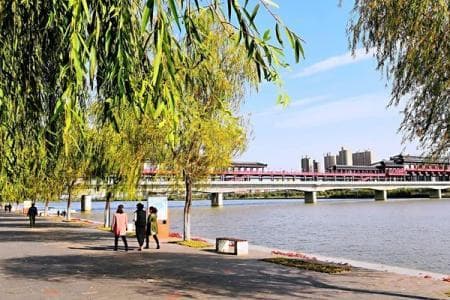 咸阳湖：AAAA级景区，免费开放，交通便捷