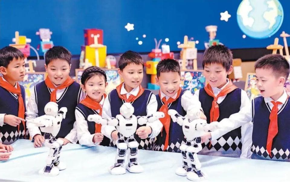 加强中小学人工智能教育，他们这样说、这样干
