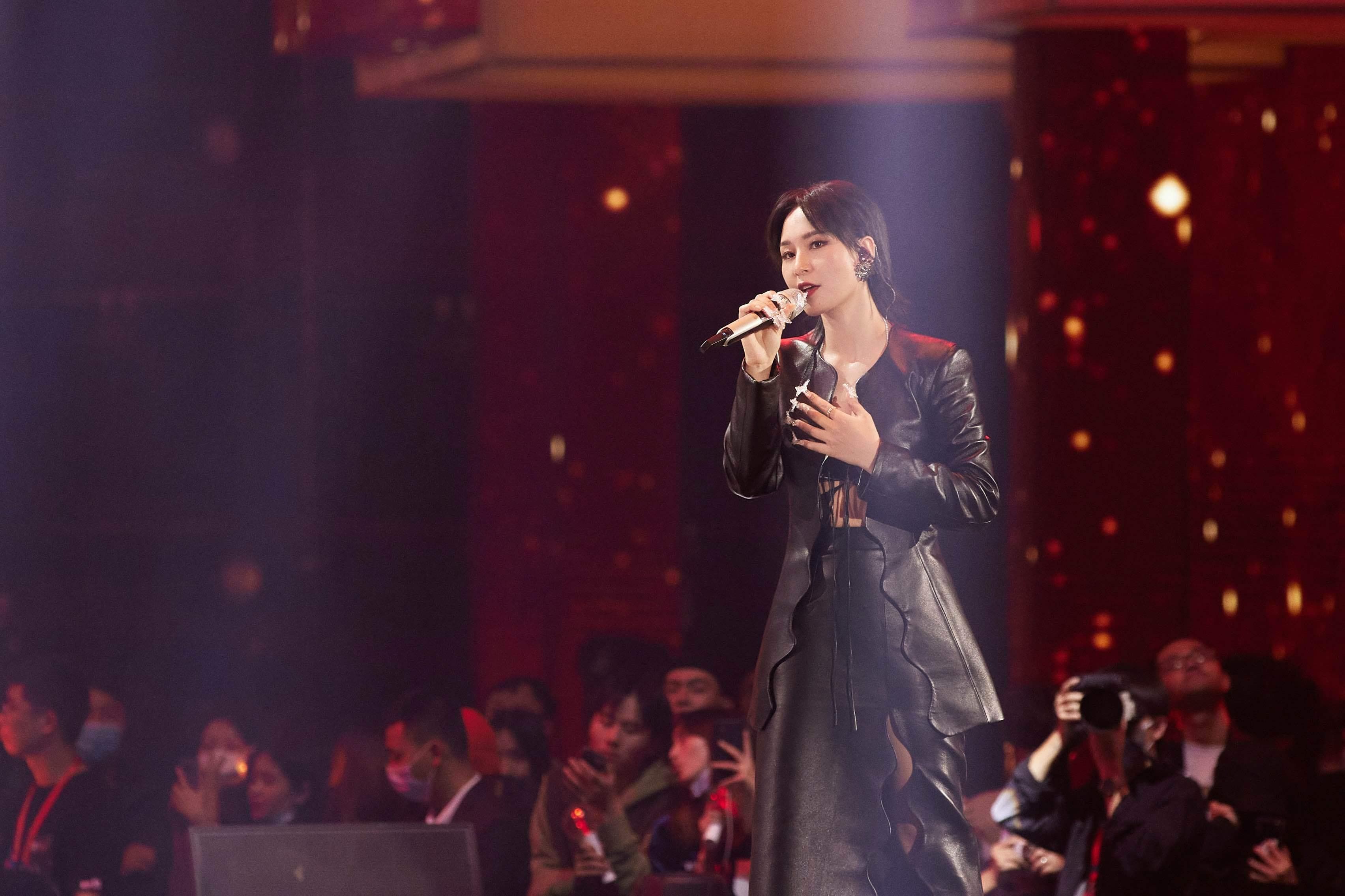 周笔畅代表作悉数登场：音乐才女的多元魅力