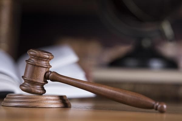 离婚起诉受理费谁承担？全面解析离婚诉讼费用分担规则