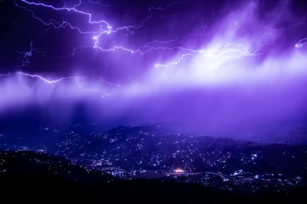 避雷网要什么材料焊接？避雷网焊接费用怎么算？