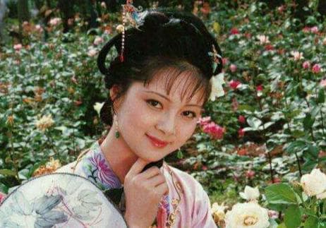 红楼悲歌：金钏之死的悲剧与启示