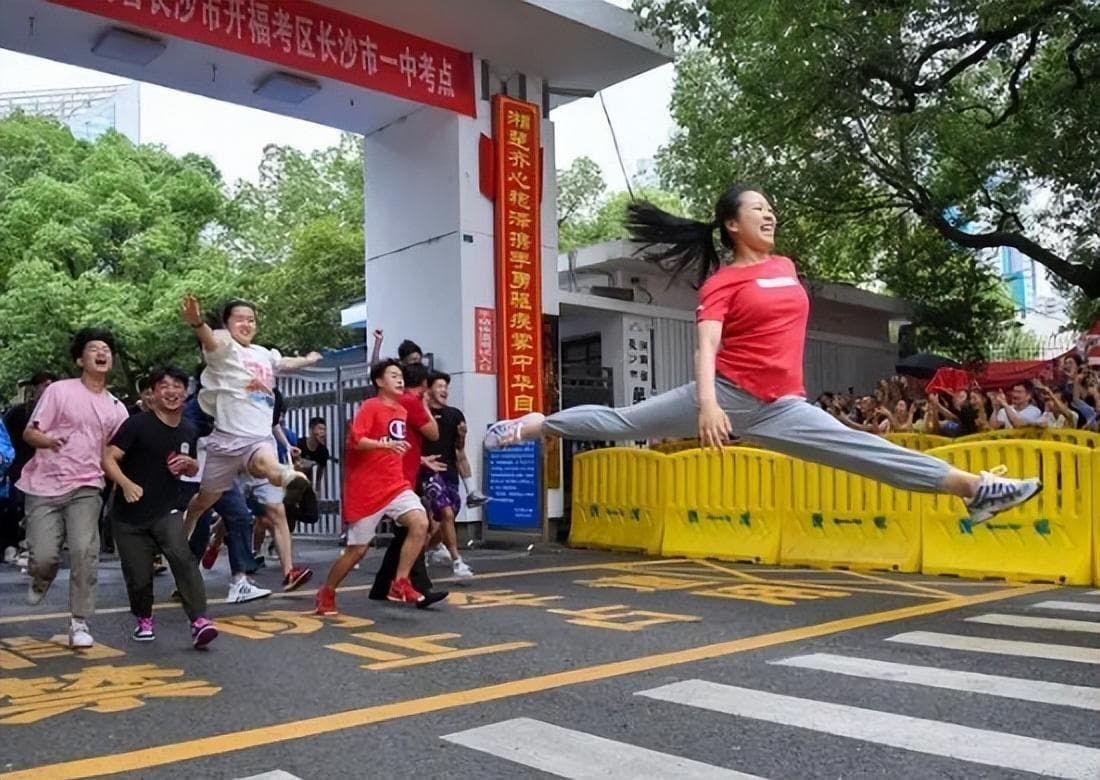 房琪：从三本毕业到央视主持人，再到千万网红，她的人生有多励志