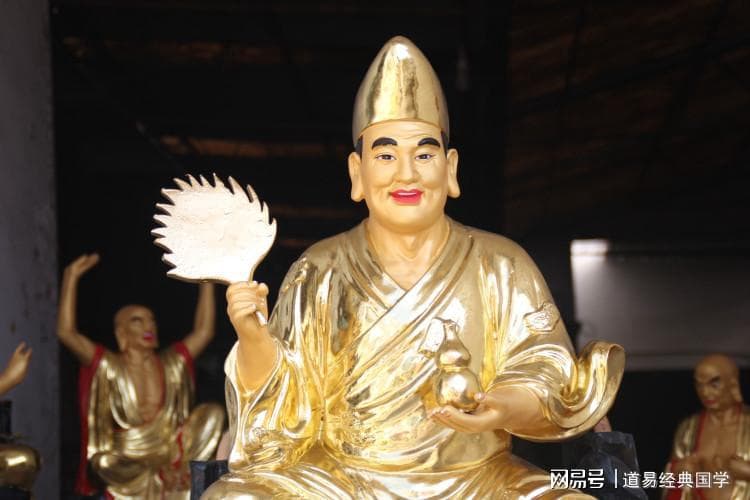 济公的“酒肉穿肠过，佛祖心中留”，下一句蕴含更深的人生智慧
