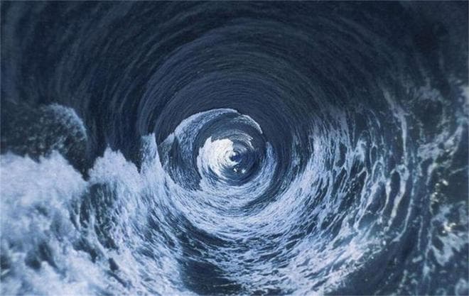 揭秘马里亚纳海沟：每年吞噬30亿吨海水，为何海平面不降反升？