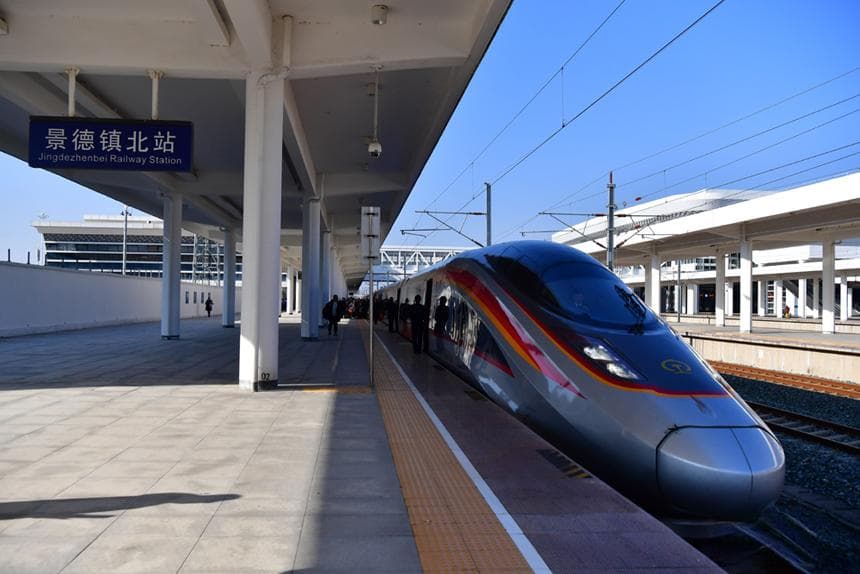 高铁经济，“火”了旅游“旺”了产业