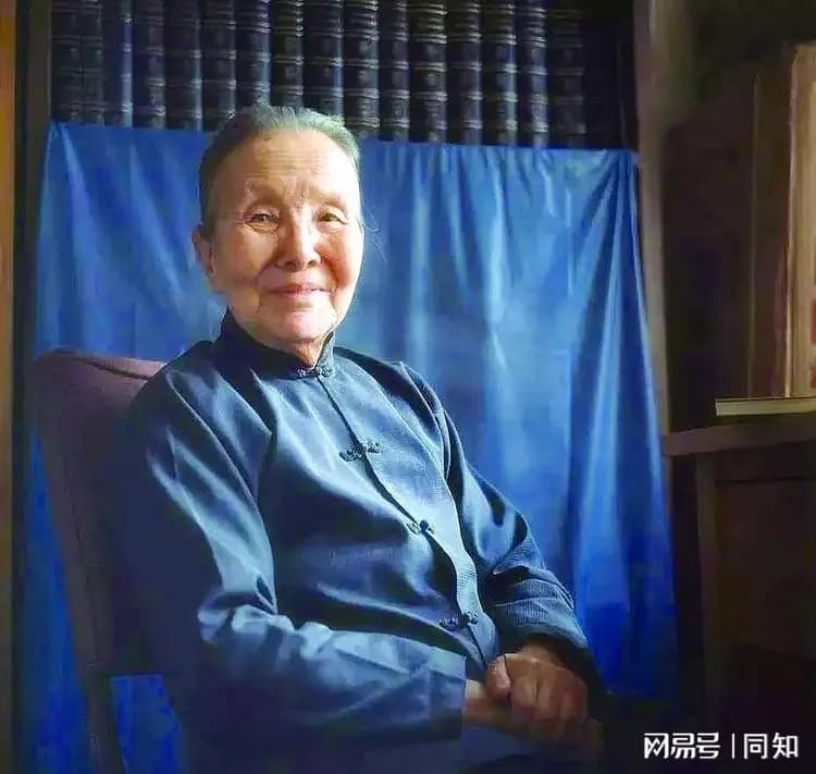 和蔼可亲的冰心奶奶，曾写下这篇毒舌文章，林徽因读后送她一坛醋