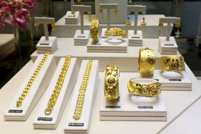 金价大跌后突然反弹！此刻入手黄金首饰是良机？