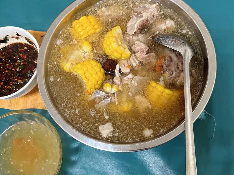电饭煲版玉米排骨汤：简单三步，美味即成