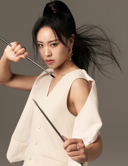 峨眉凌云：从武术冠军到传统文化传播者