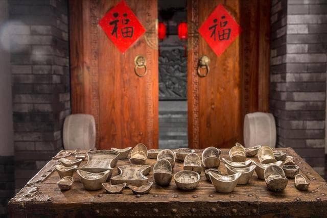 俗语：“老牛吃嫩草”！下一句才是精髓，点出人生哲理