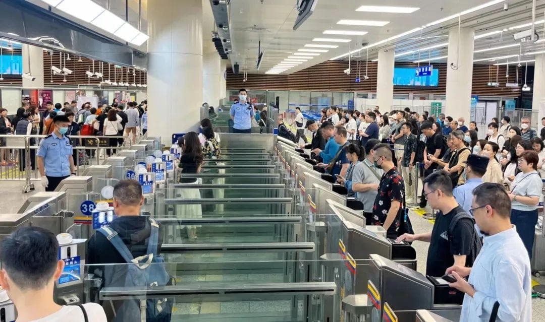 从深圳出发，感受“流动中国”的活力