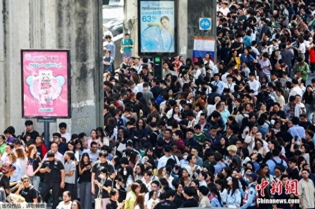 泰国震感明显：在建高楼倒塌43人失踪，移动信号时断时续