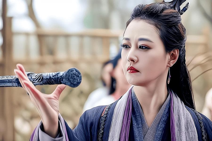 除了杨过，《倚天屠龙记》中还有一位独臂高手，竟是灭绝师太的人！